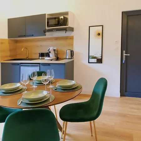 Chez Gatsby Apartment