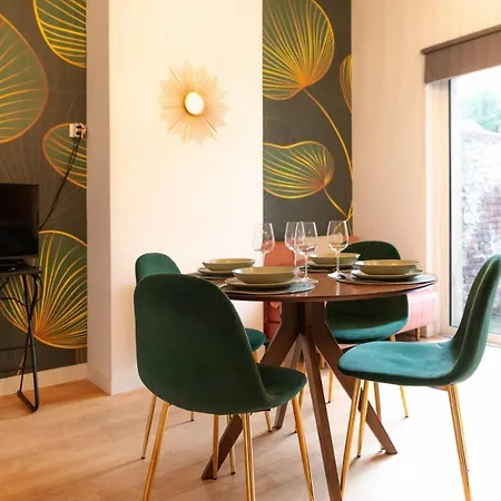 Chez Gatsby Apartment